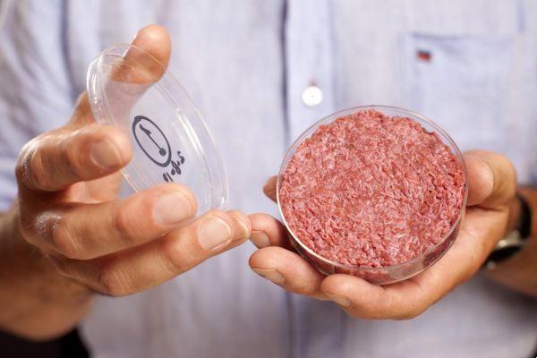 Nestlè trabaja en la producción de carne sintética