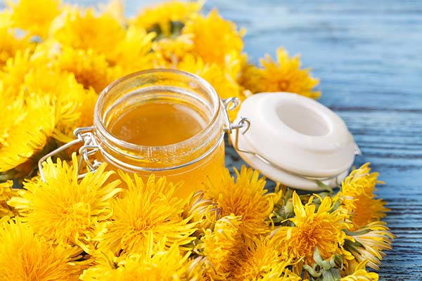 Miel de diente de león: como preparar la alternativa vegana a la miel en casa